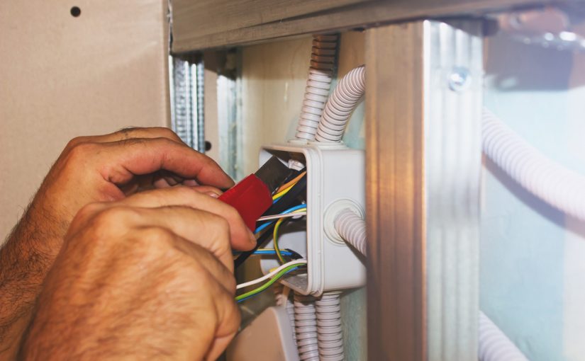 Elektryka w Domu: Innowacyjne Rozwiązania Zapewniające Bezpieczeństwo, Efektywność Energetyczną i Convenience w Codziennym Życiu Domowników Współczesnych Domów.